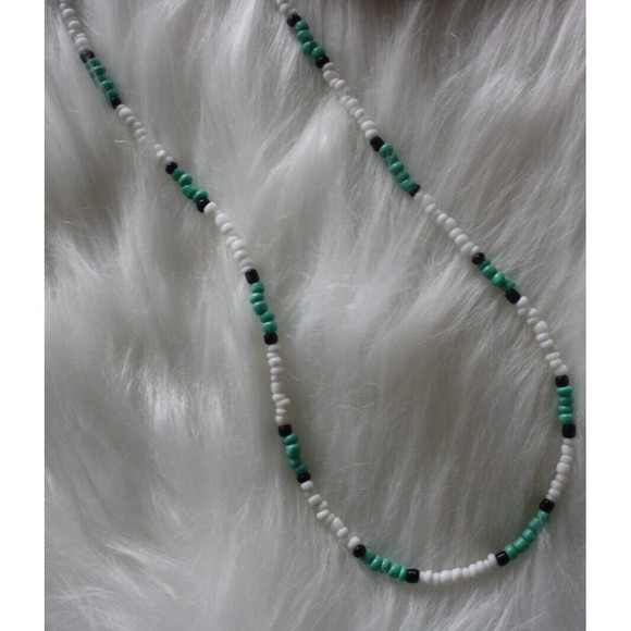 Colorful Beaded Necklace 17" Green White black + Extension Fashion Jewelry NIP - Picture 2 of 5